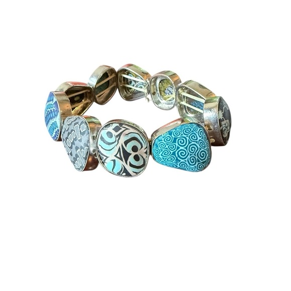 Viva Beads Handmade Clay Stretch Bracelet in Blue Green Gray Black Hues Silver - Picture 3 of 10